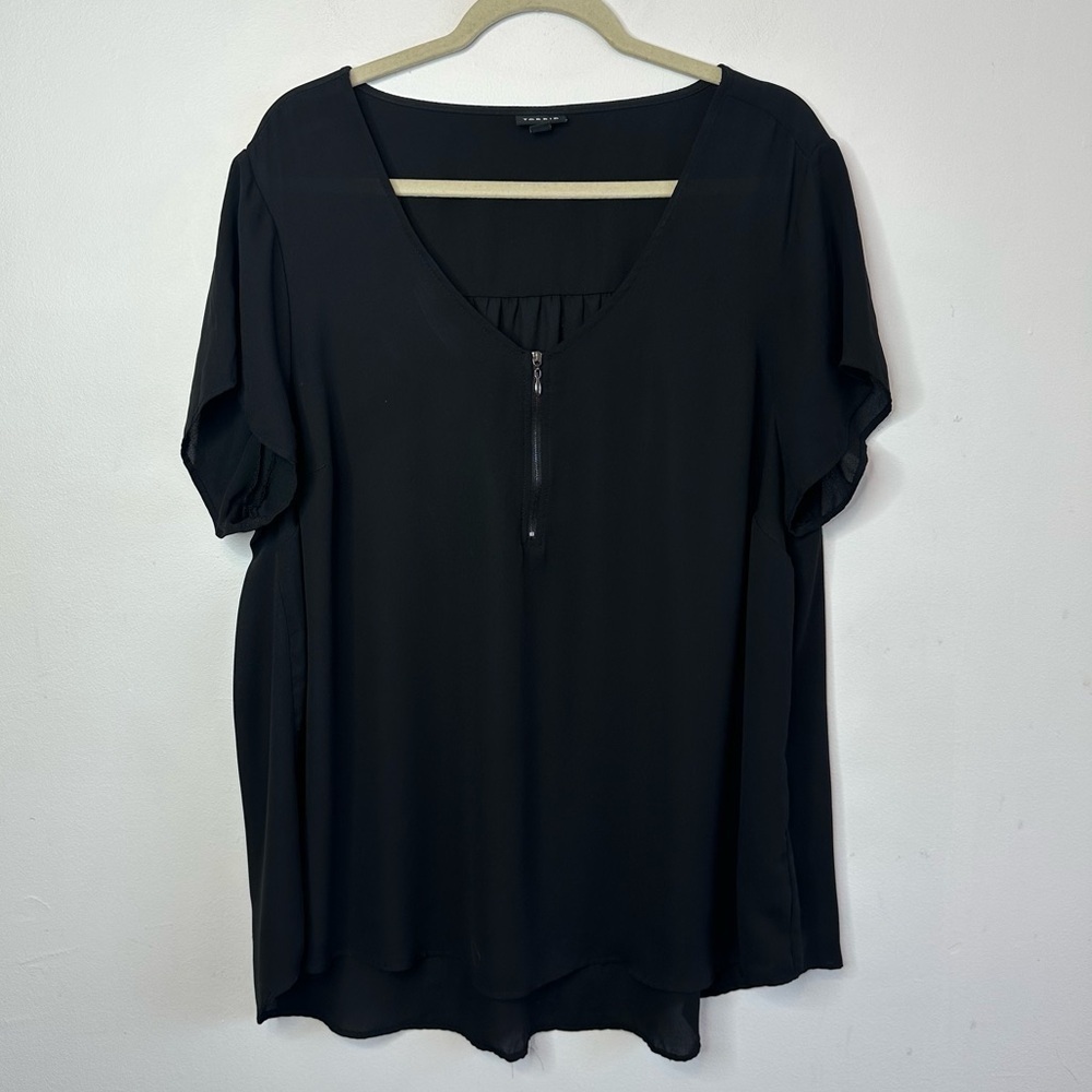 Torrid Womens Hi Low Zip Front Blouse Size 2 Black Short Sleeve Top